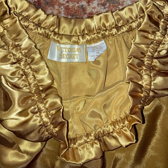 Vintage Gold Shorts - Picture 4 of 4